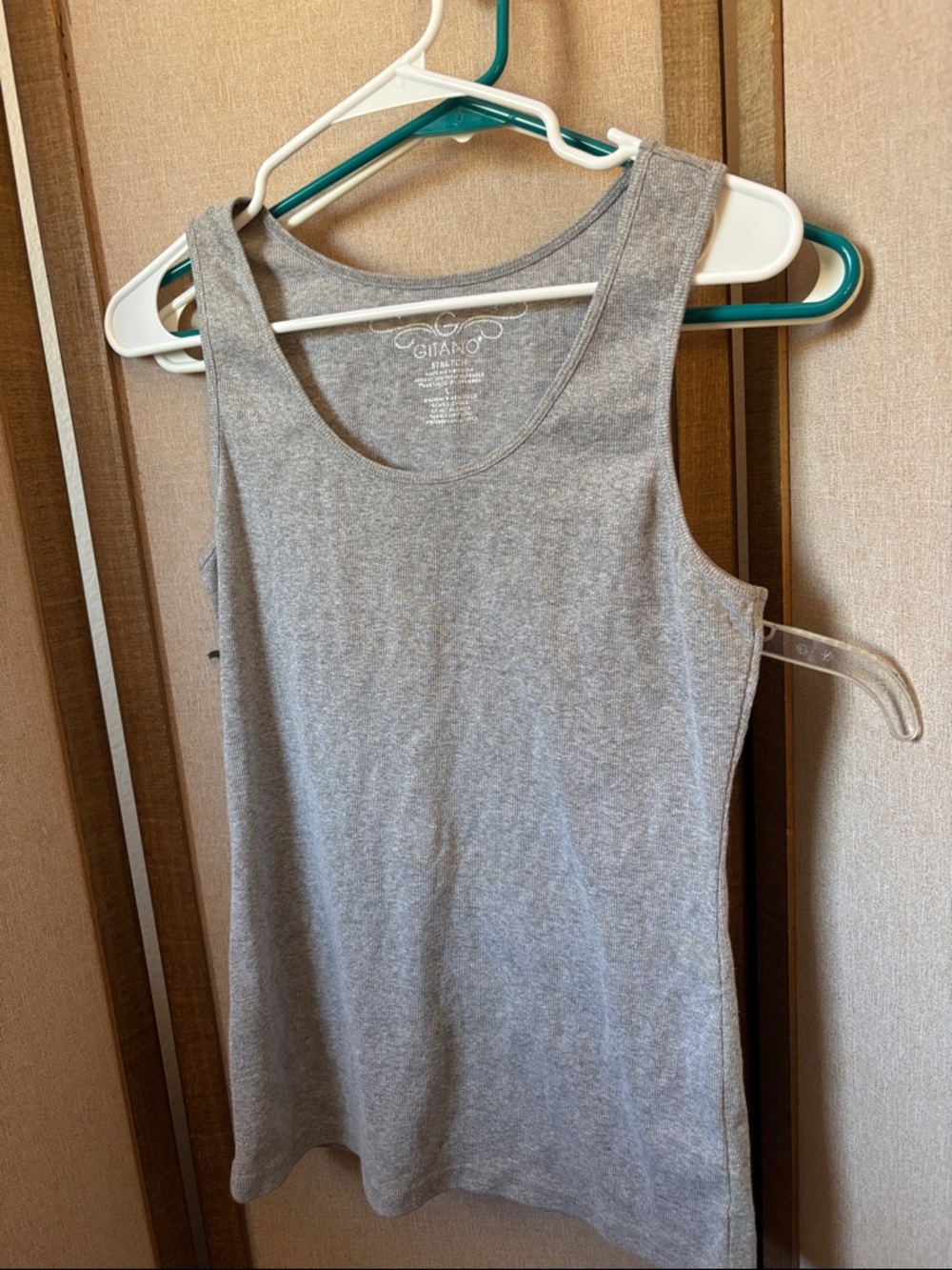 FINAL MARKDOWN Gitano Light Gray Shimmery Scoop Neck Tank Top Large